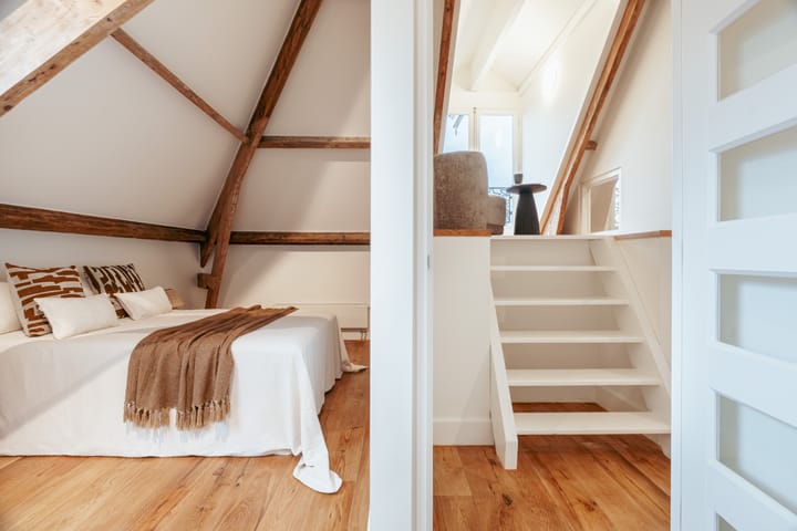 Photo 25 of Van Baerlestraat 17-3