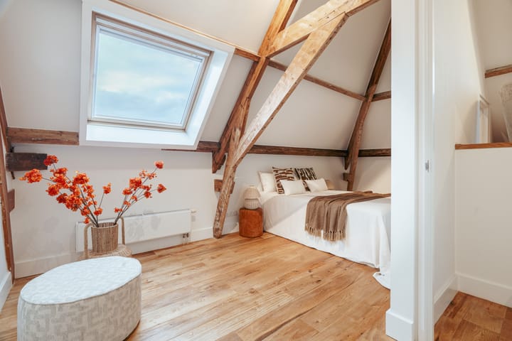 Photo 27 of Van Baerlestraat 17-3