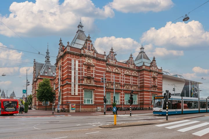 Photo 39 of Van Baerlestraat 17-3