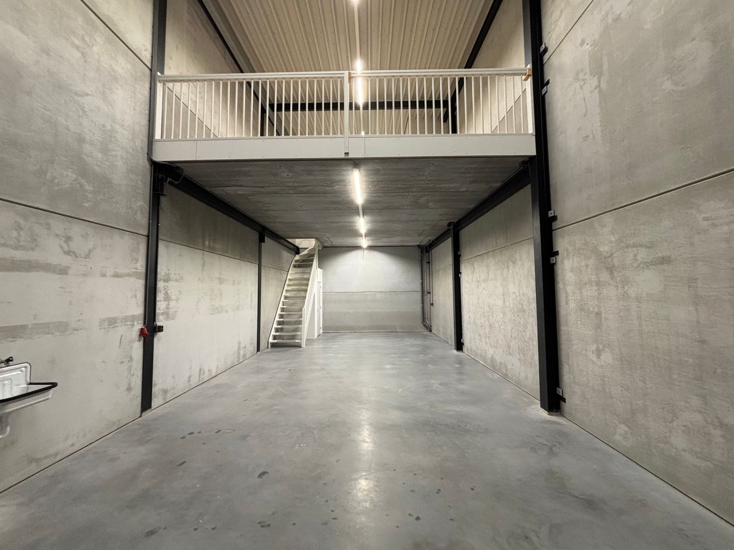 View photo 2 of Agriport 5-08