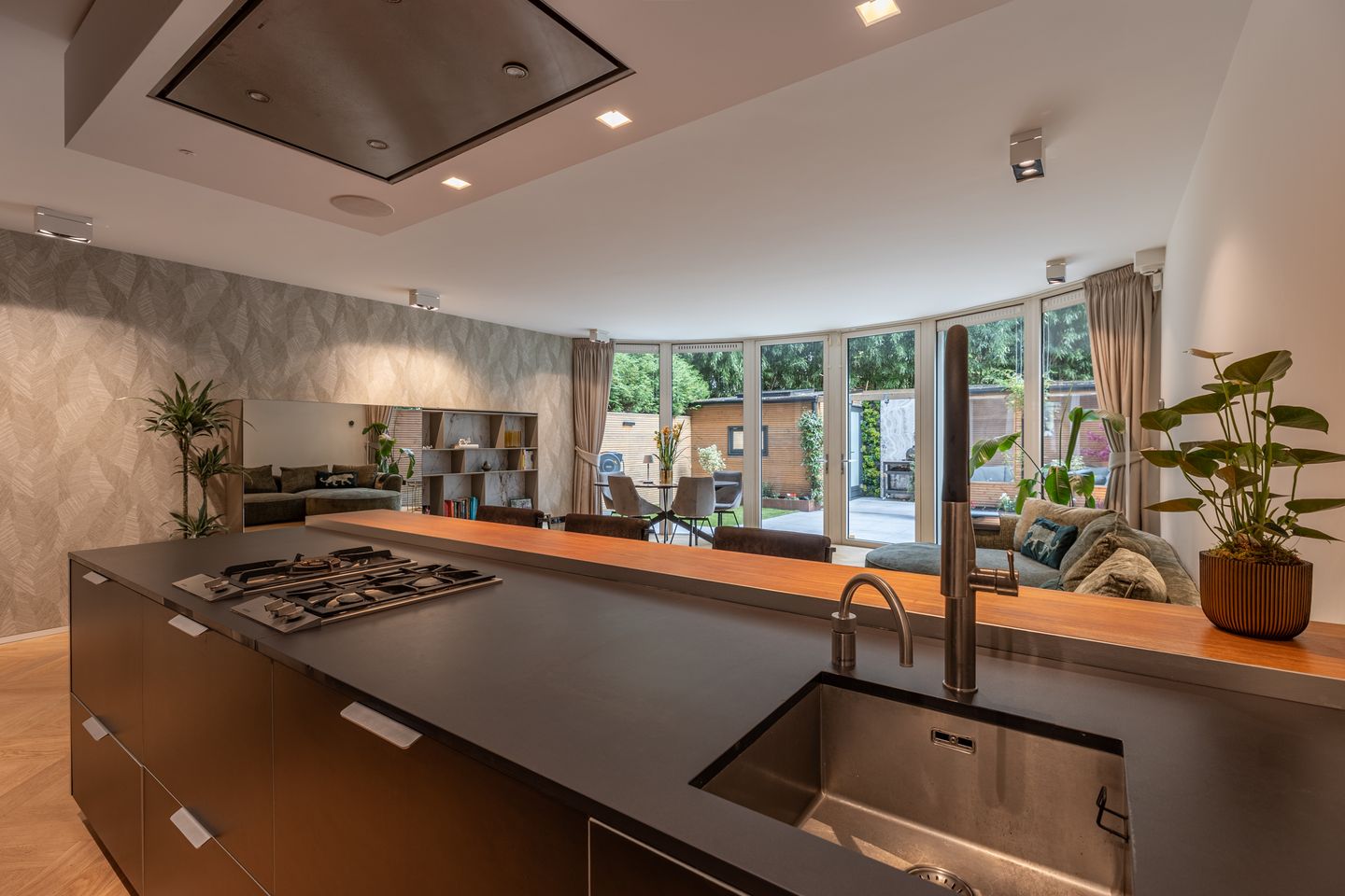 Photo 10 of Pieter de Hoochstraat 5-F