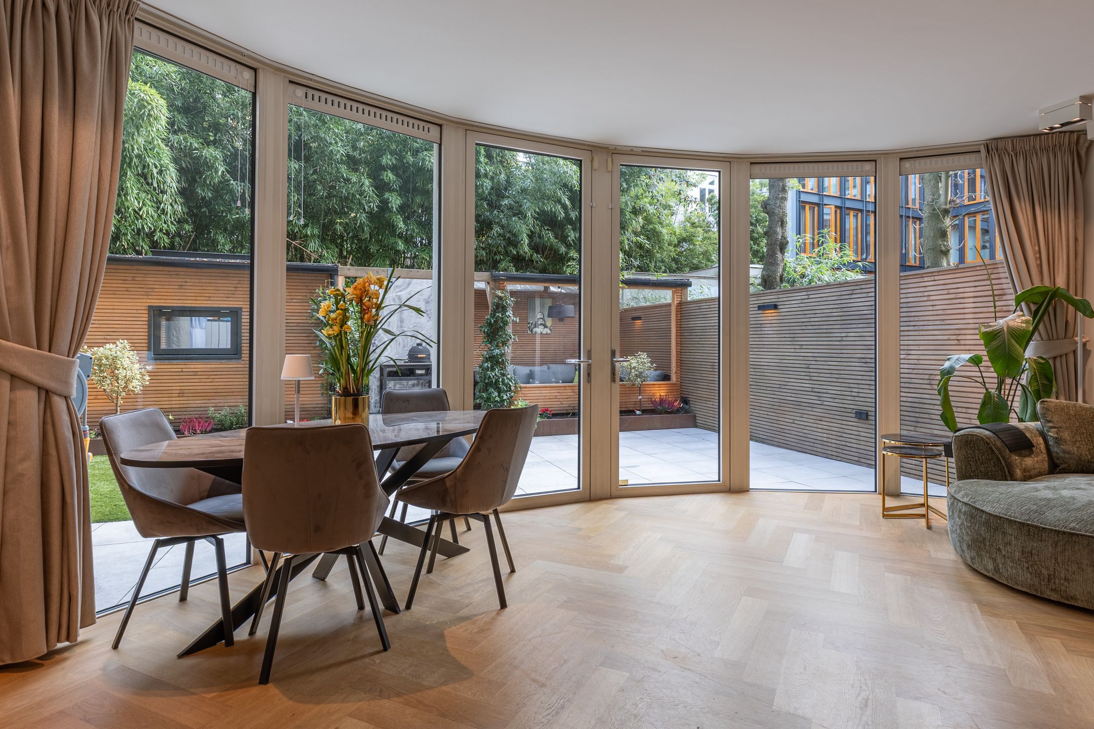 Photo 12 of Pieter de Hoochstraat 5-F