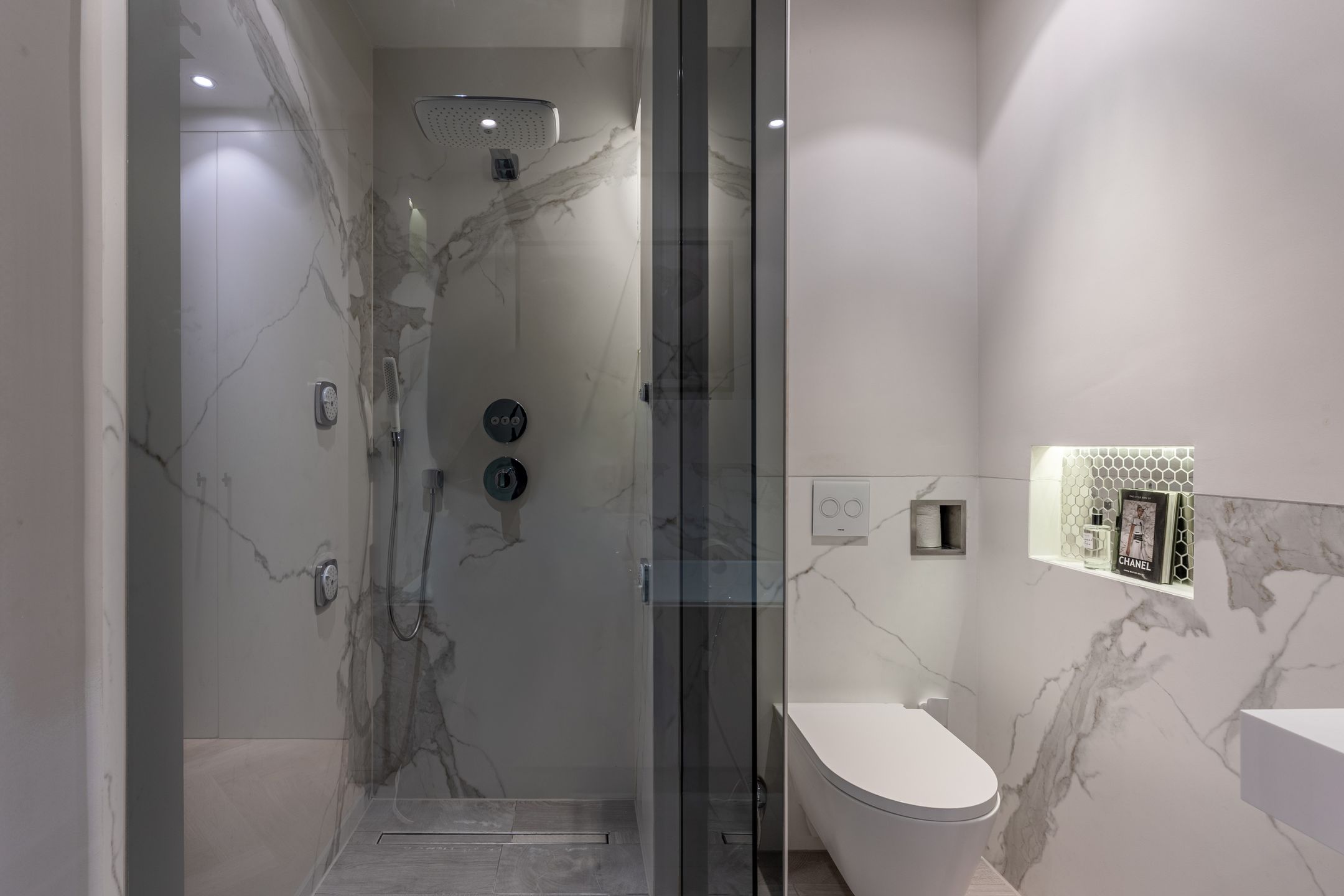 Photo 27 of Pieter de Hoochstraat 5-F