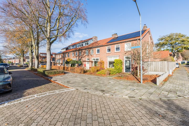 Foto 51 van Baroniestraat 9