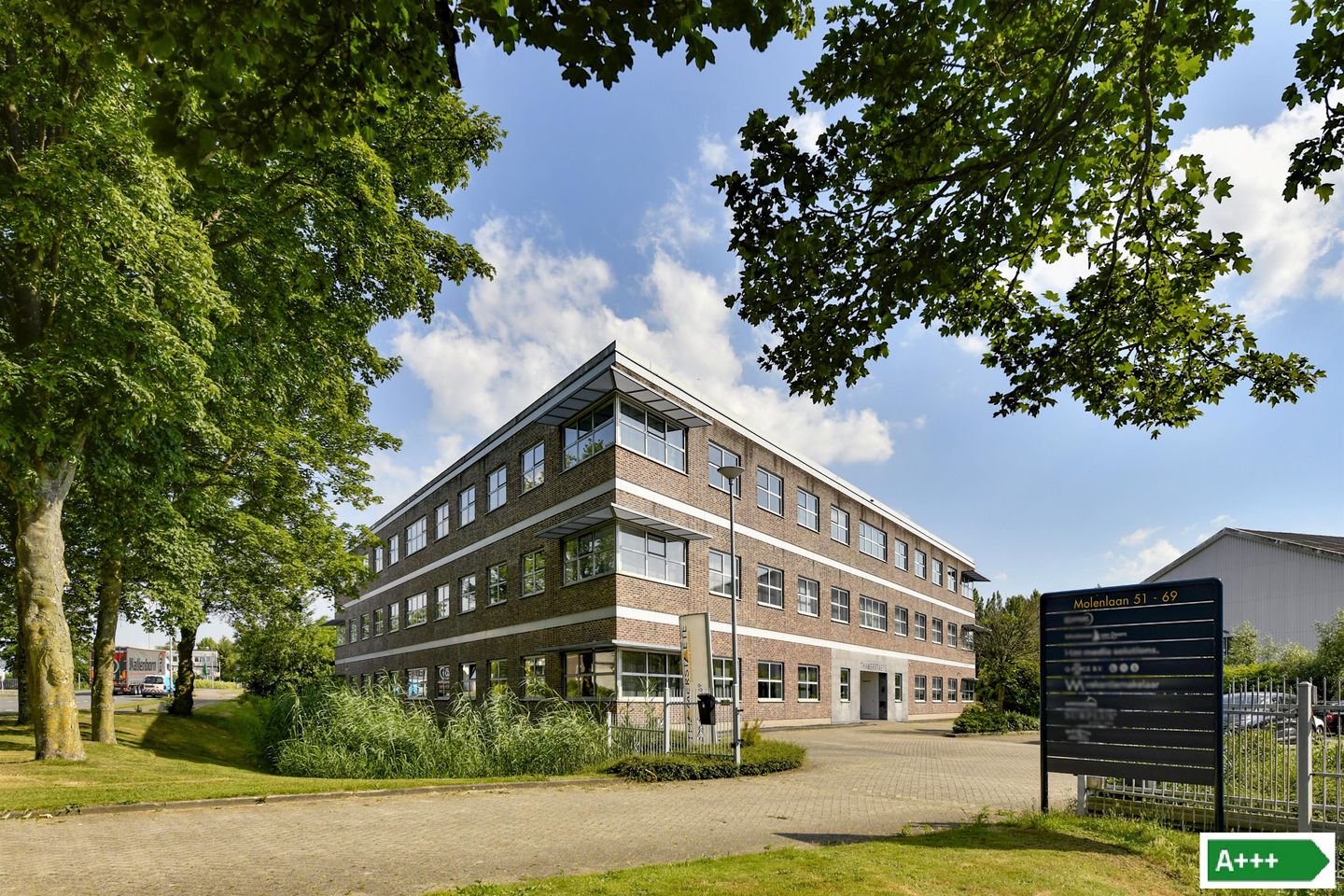 View photo 5 of Molenlaan 63