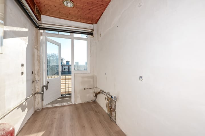 Photo 18 of Veenendaalkade 404