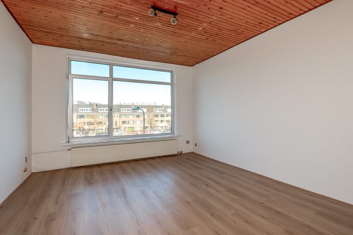 Photo 9 of Veenendaalkade 404