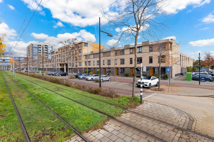 Avenue Carré 202