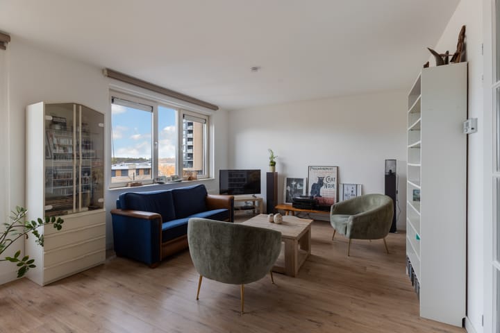 Photo 10 of Avenue Carré 202