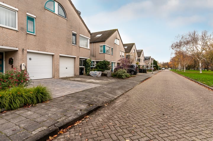 Photo 27 of Petuniastraat 13