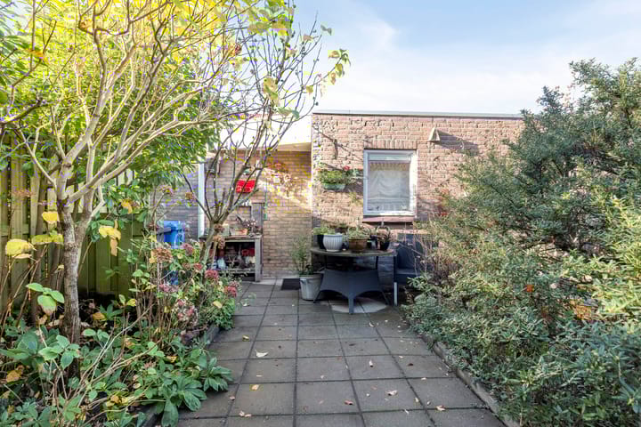 Photo 26 of Anna Bijnsstraat 3