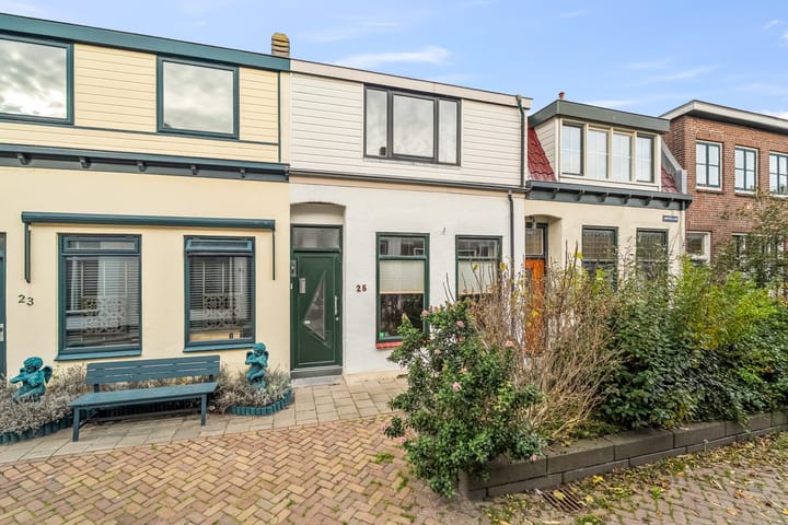 Photo 1 of Emmastraat 25