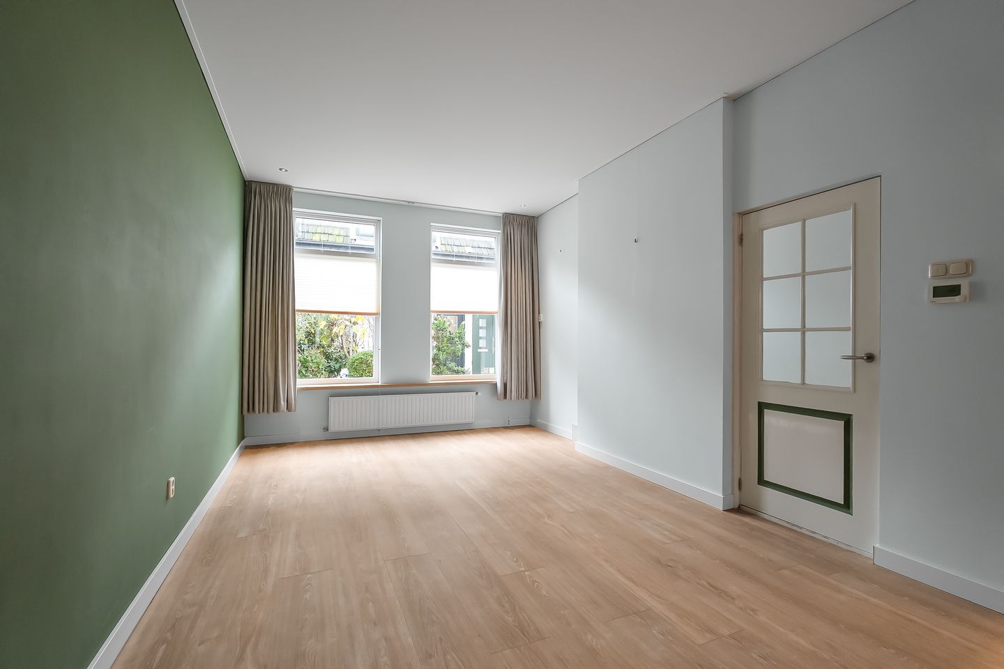 Photo 4 of Emmastraat 25