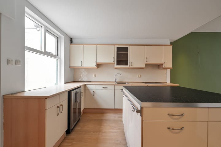 Photo 9 of Emmastraat 25