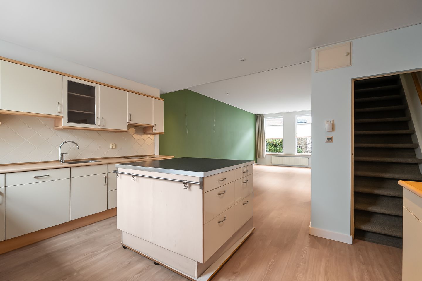 Photo 10 of Emmastraat 25