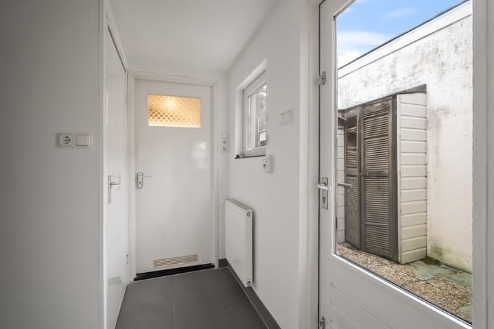 Photo 11 of Emmastraat 25