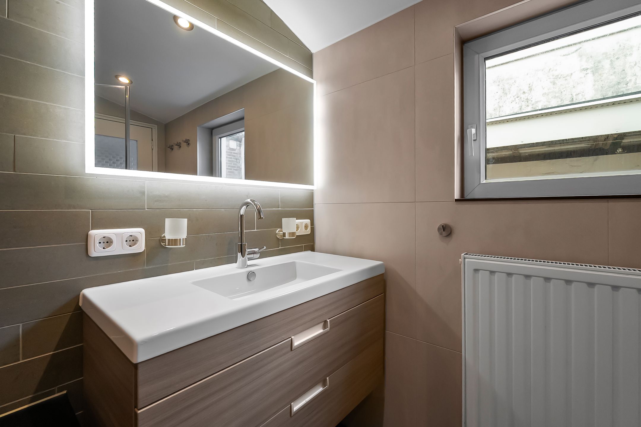 Photo 15 of Emmastraat 25