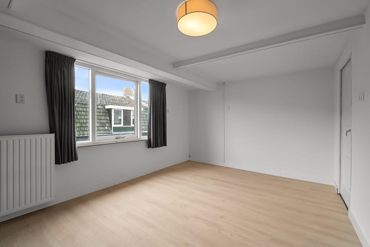 Photo 18 of Emmastraat 25