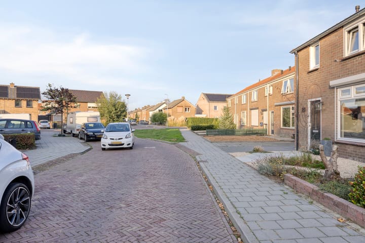 Photo 3 of Pater Sebald Lindersstraat 28