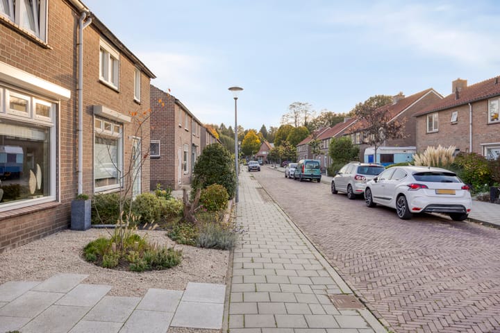 Photo 4 of Pater Sebald Lindersstraat 28