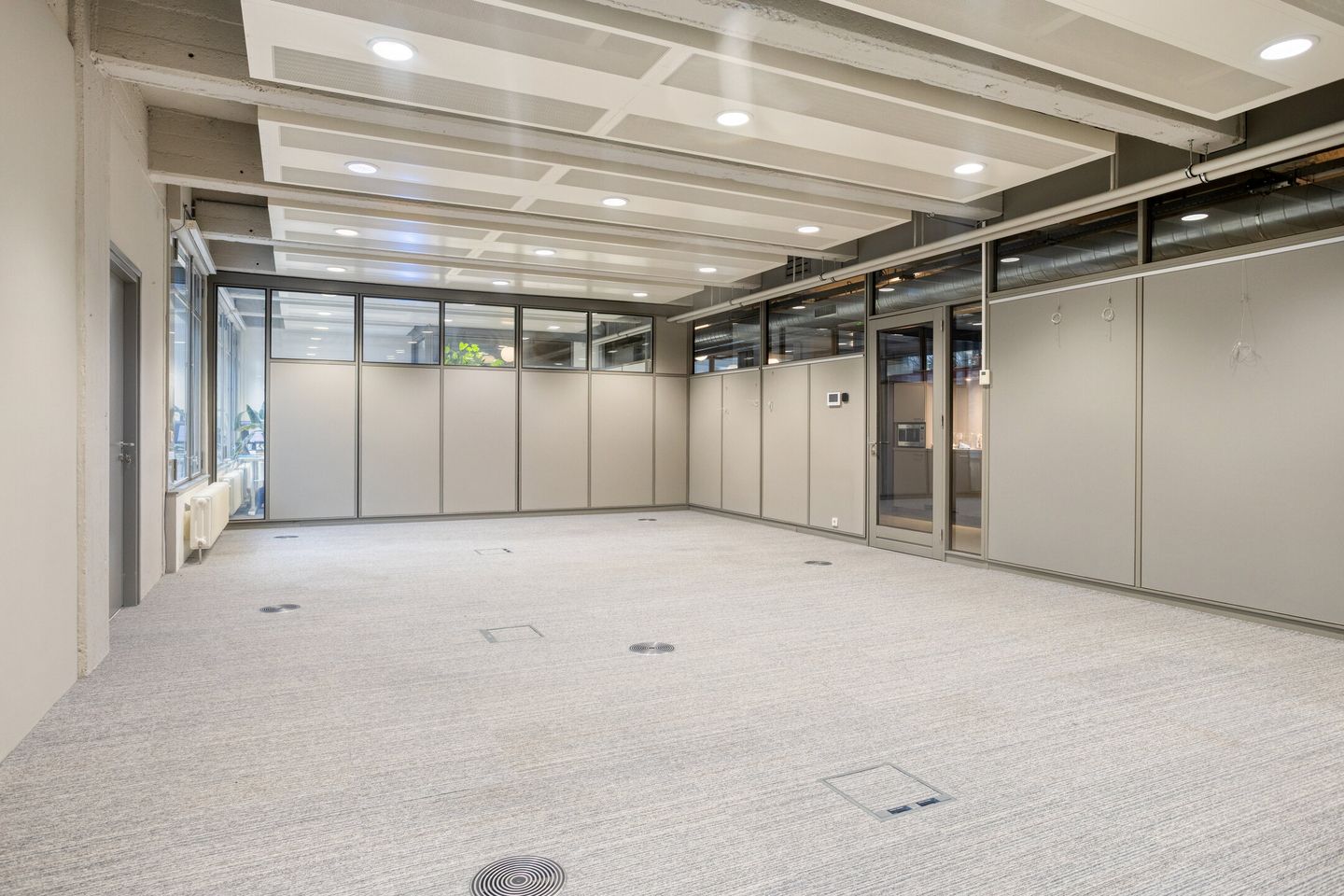 Bekijk foto 3 van Avenue Ceramique 220