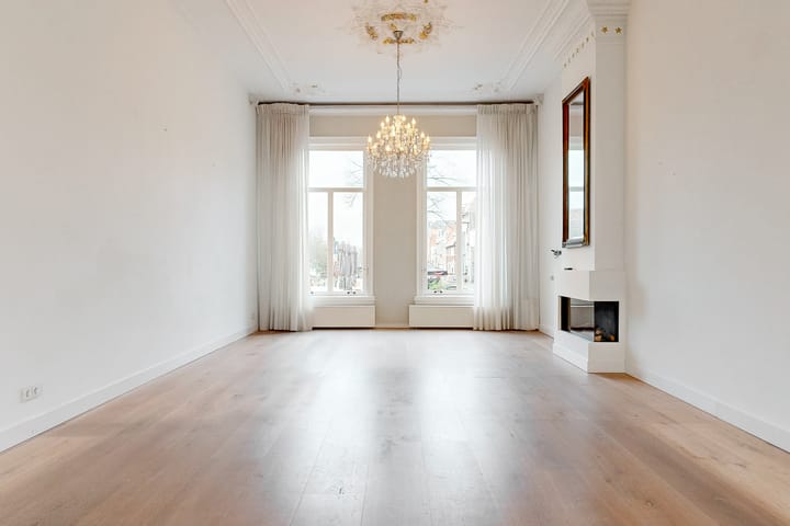 Photo 4 of Korenmarkt 15