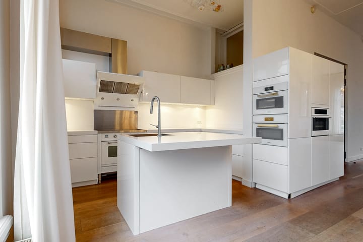 Photo 9 of Korenmarkt 15