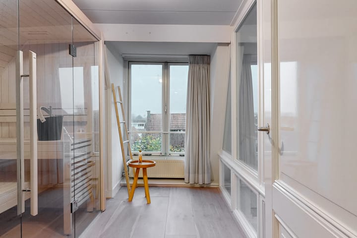 Photo 42 of Korenmarkt 15