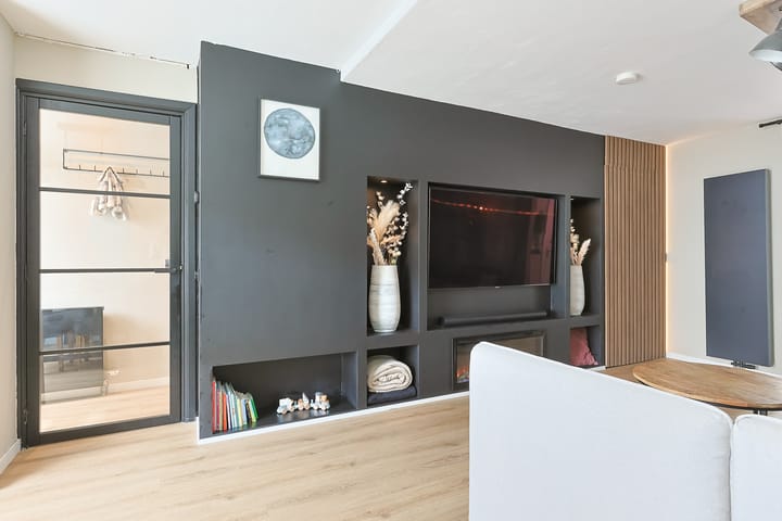 Photo 8 of Willemstraat 34