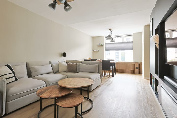 Photo 10 of Willemstraat 34