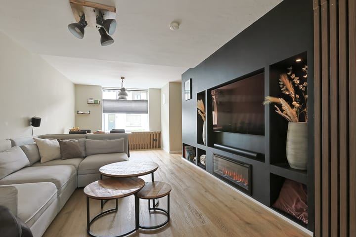 Photo 11 of Willemstraat 34