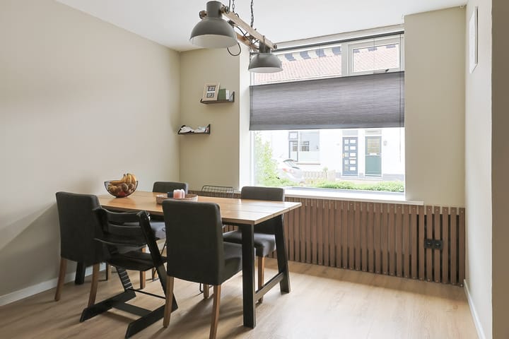 Photo 12 of Willemstraat 34