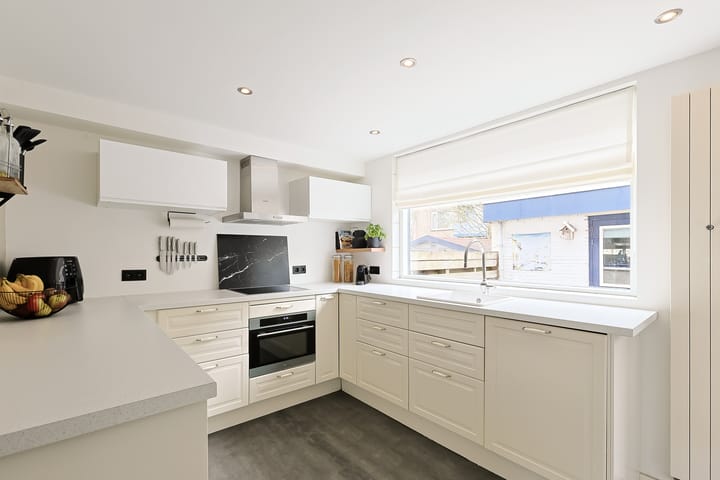 Photo 14 of Willemstraat 34