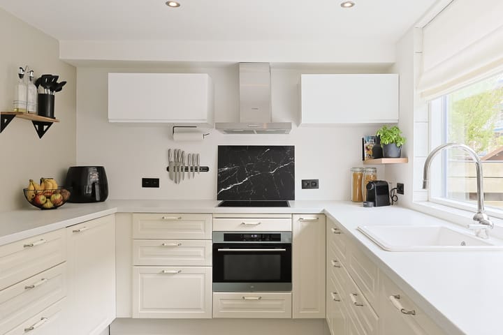 Photo 16 of Willemstraat 34