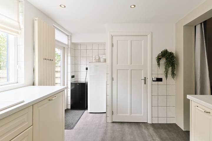 Photo 18 of Willemstraat 34