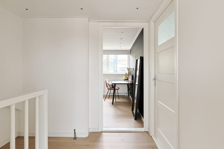 Photo 38 of Willemstraat 34