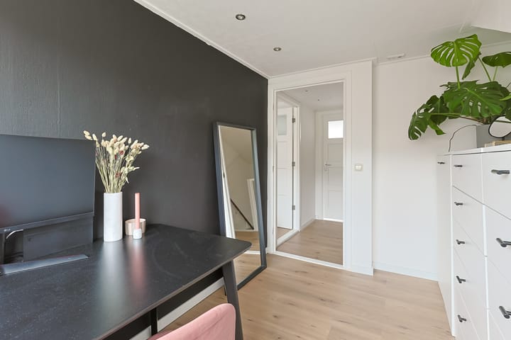 Photo 40 of Willemstraat 34