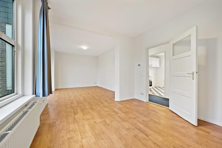 Photo 13 of Spreeuwenlaan 44