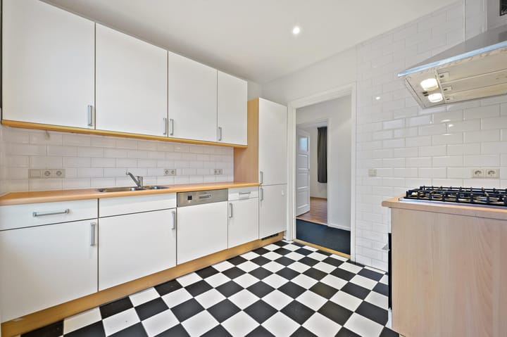 Photo 14 of Spreeuwenlaan 44