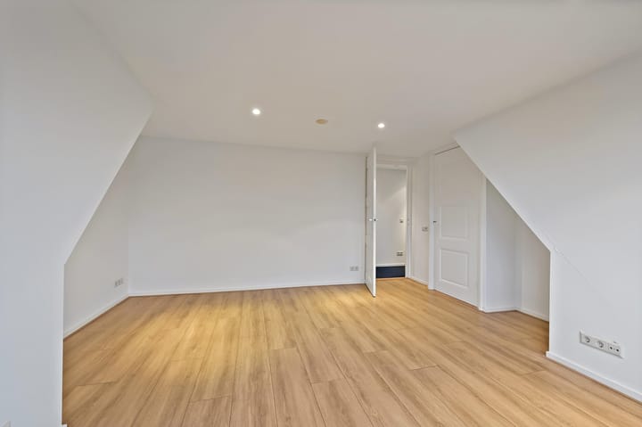 Photo 30 of Spreeuwenlaan 44