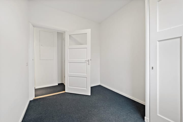 Photo 25 of Spreeuwenlaan 44