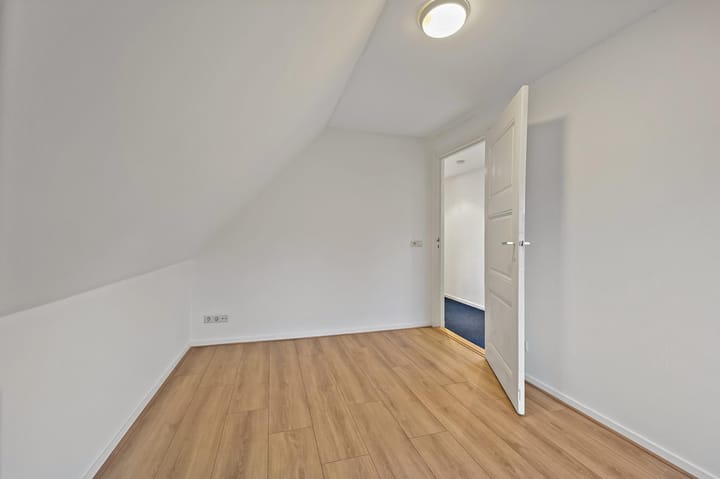 Photo 35 of Spreeuwenlaan 44