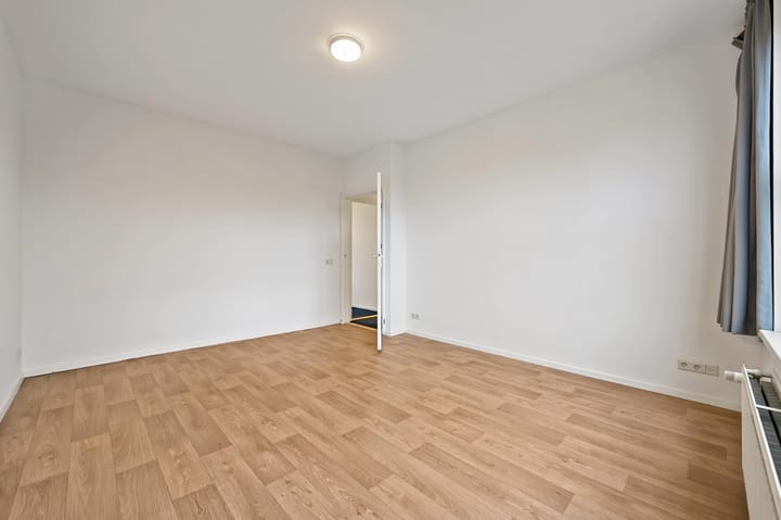 Photo 23 of Spreeuwenlaan 44