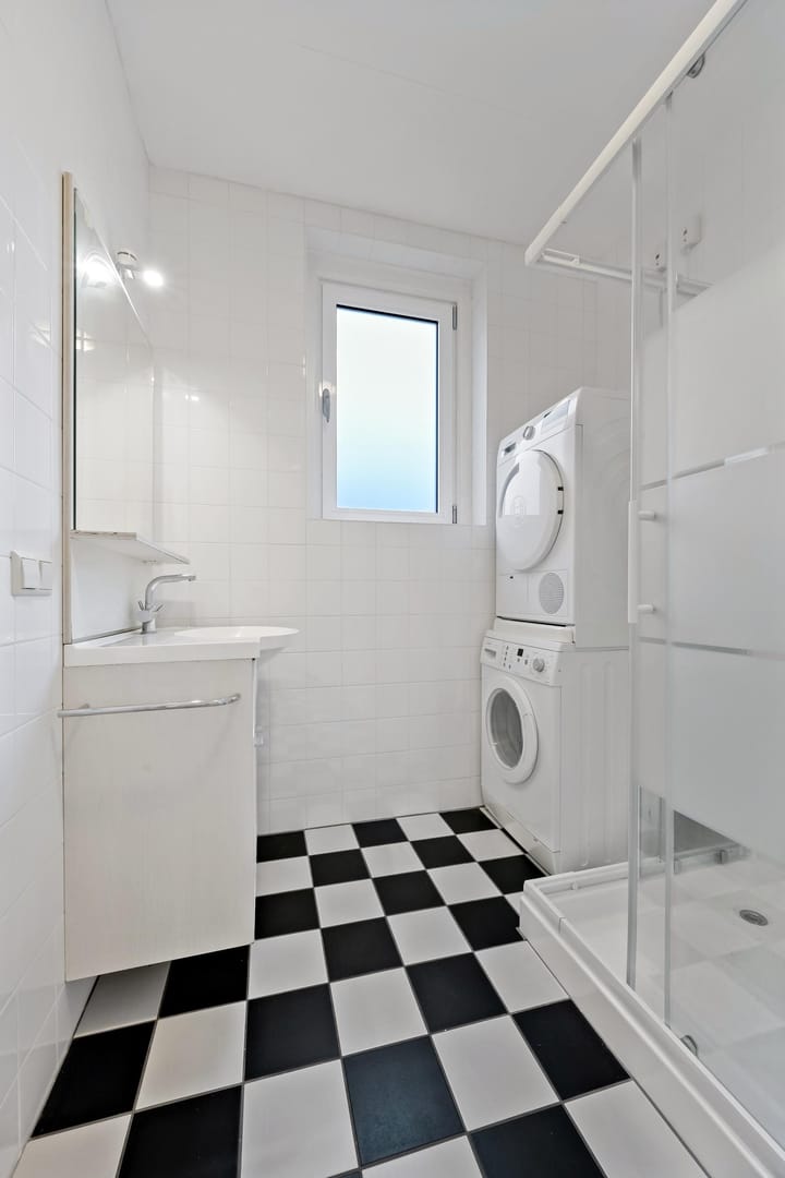 Photo 20 of Spreeuwenlaan 44