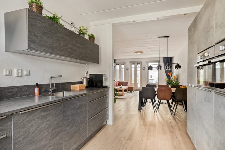 Foto 8 van Dotterbloemhof 84