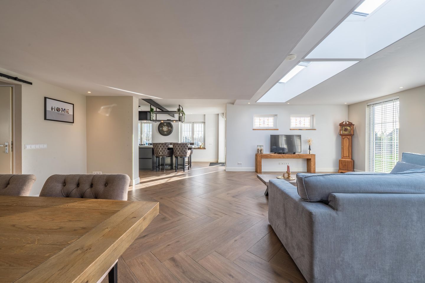 Foto 10 van Florastraat 1