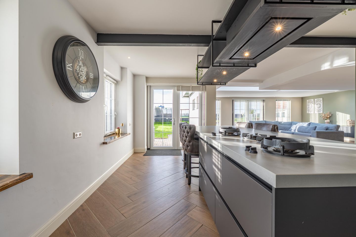 Foto 34 van Florastraat 1