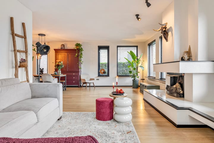 Photo 3 of Donkbeemd 41