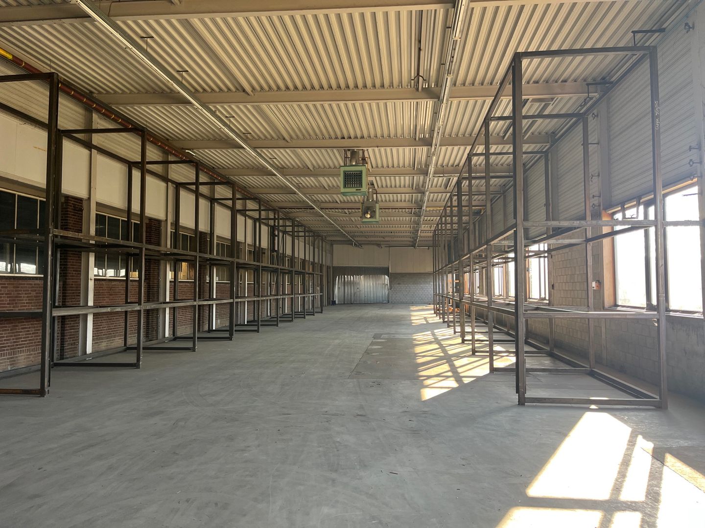 View photo 4 of Beversestraat 8-10