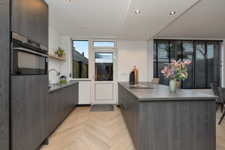 Photo 17 of Pastoor van Hapertstraat 8